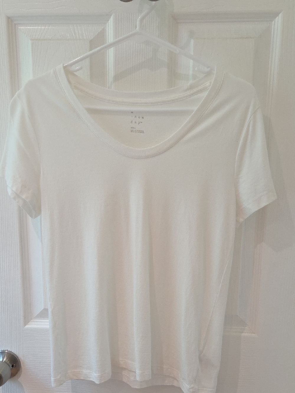 GAP White Short Sleeve Crewneck Tee